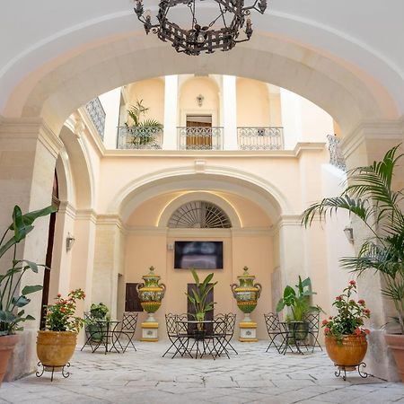 Il Cavaliere Al Borgo Antico Hotel Копертино Екстериор снимка