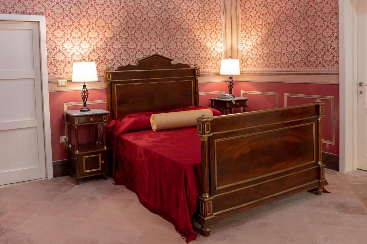 Il Cavaliere Al Borgo Antico Hotel Копертино Екстериор снимка