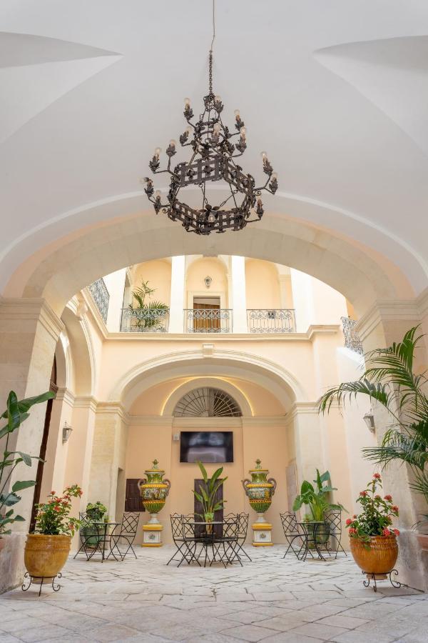 Il Cavaliere Al Borgo Antico Hotel Копертино Екстериор снимка