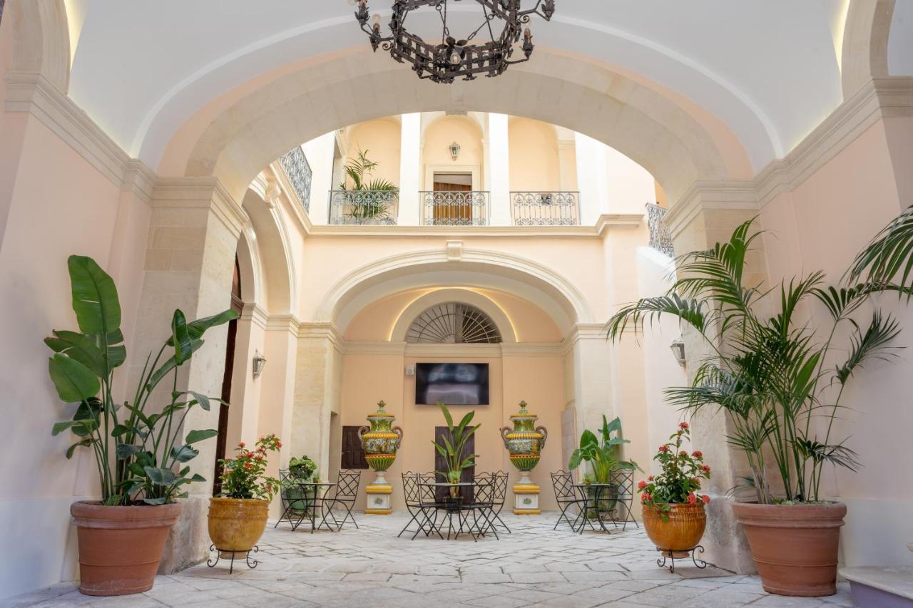 Il Cavaliere Al Borgo Antico Hotel Копертино Екстериор снимка