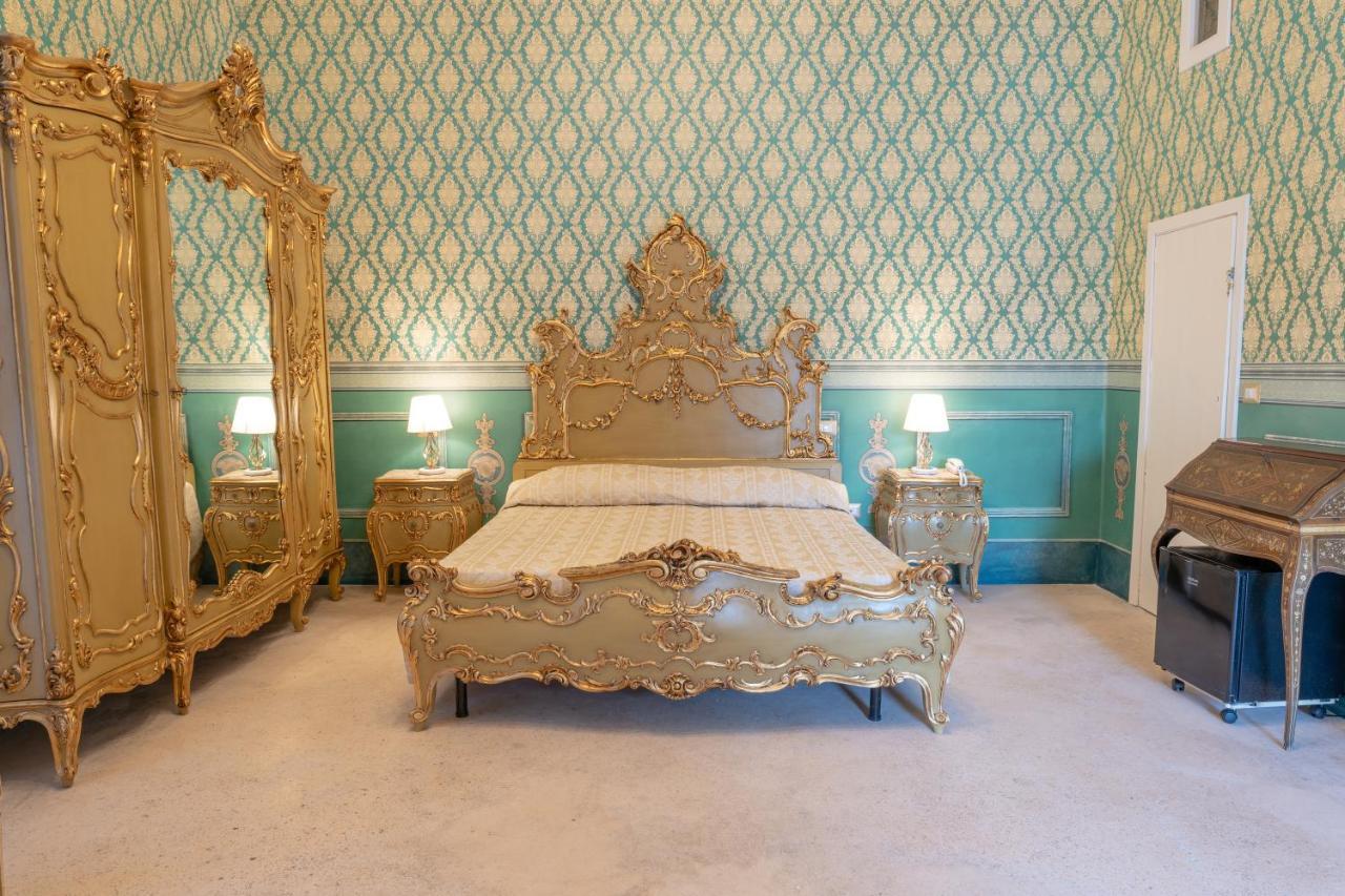 Il Cavaliere Al Borgo Antico Hotel Копертино Екстериор снимка