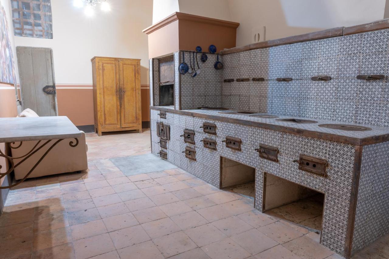 Il Cavaliere Al Borgo Antico Hotel Копертино Екстериор снимка