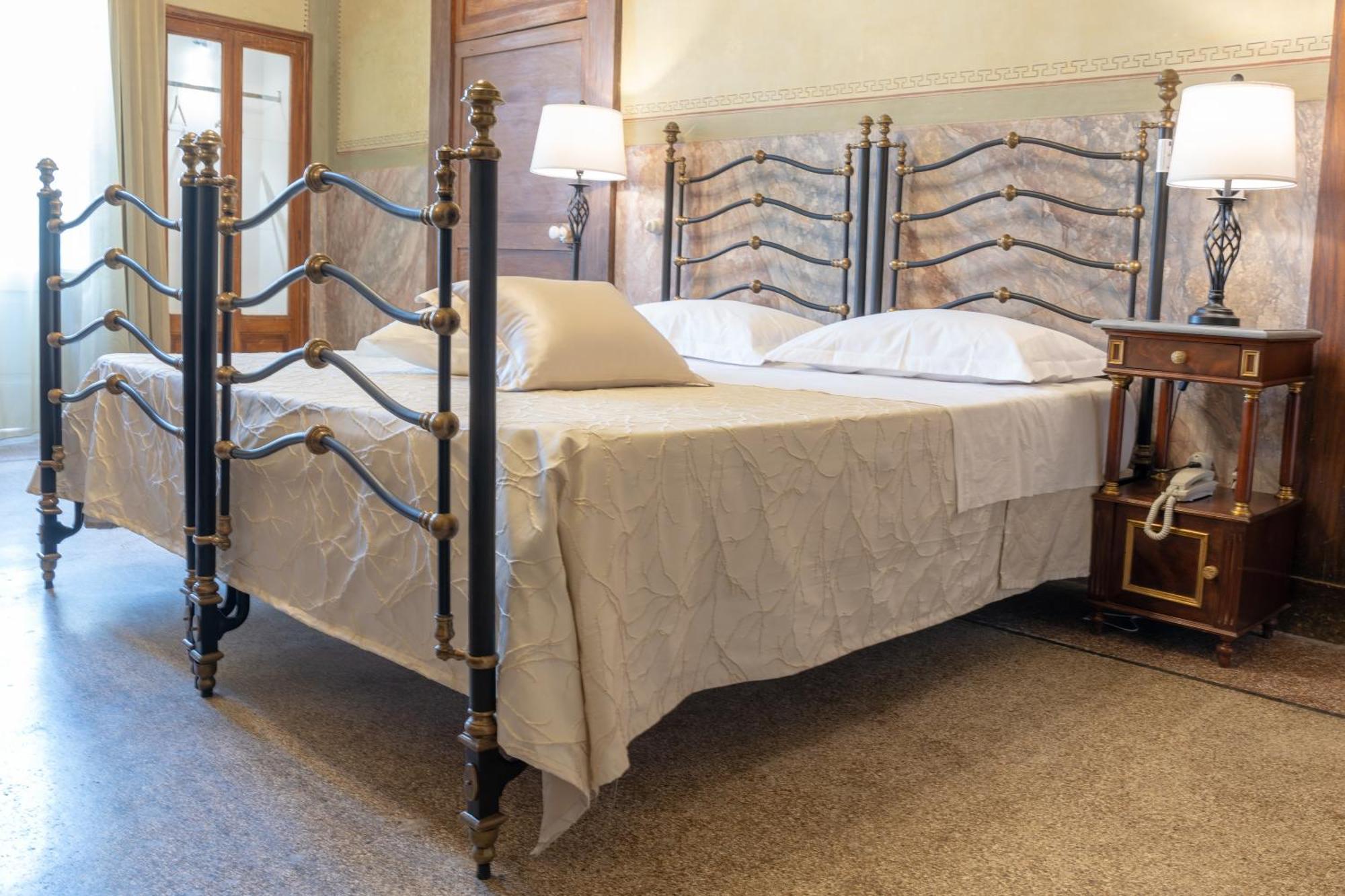 Il Cavaliere Al Borgo Antico Hotel Копертино Екстериор снимка