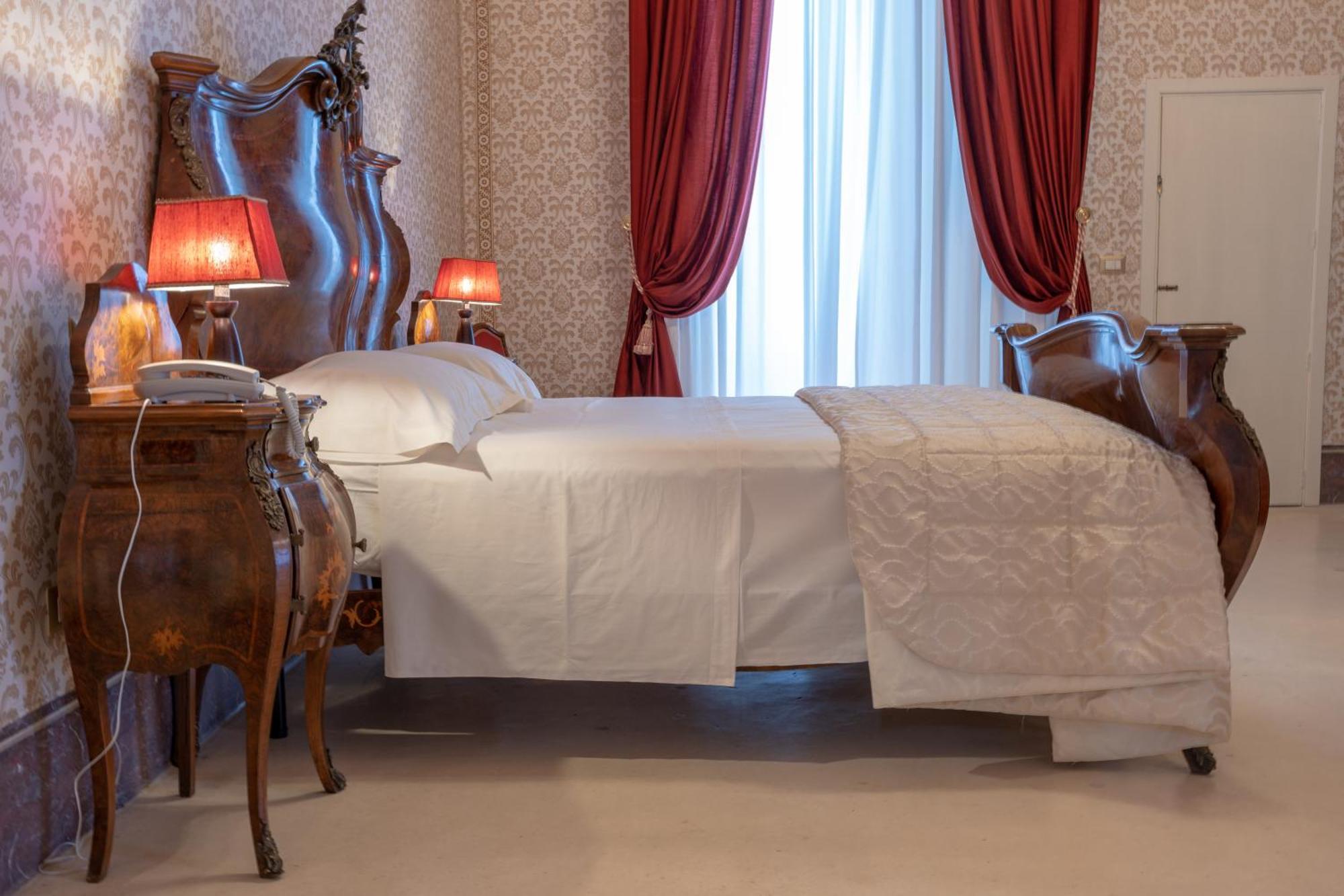 Il Cavaliere Al Borgo Antico Hotel Копертино Екстериор снимка